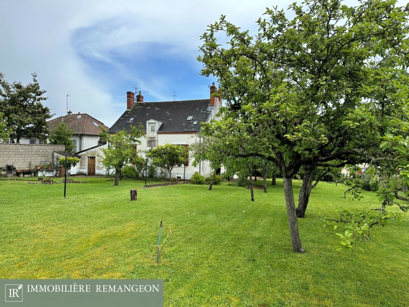 3 bedrooms House in Vierzon, France No. 63826