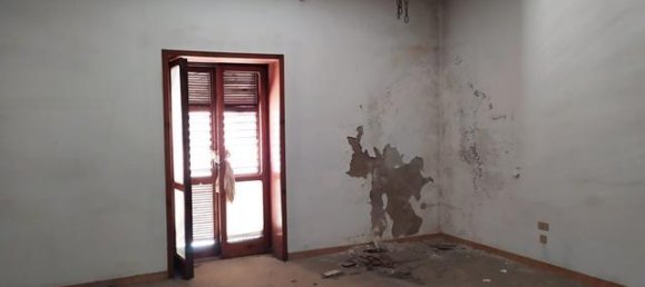 3 rooms House in Pagani, Italy No. 232049 3