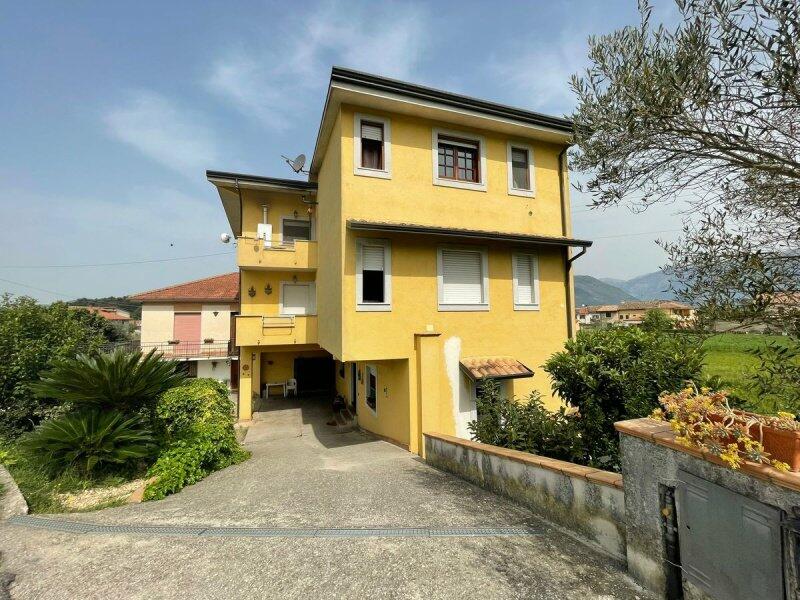 Moradia em banda T3 em Isola del Liri, Italy N.º 55793