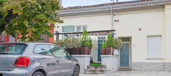 4 rooms Apartment in San Lazzaro di Savena, Italy No. 121661 3