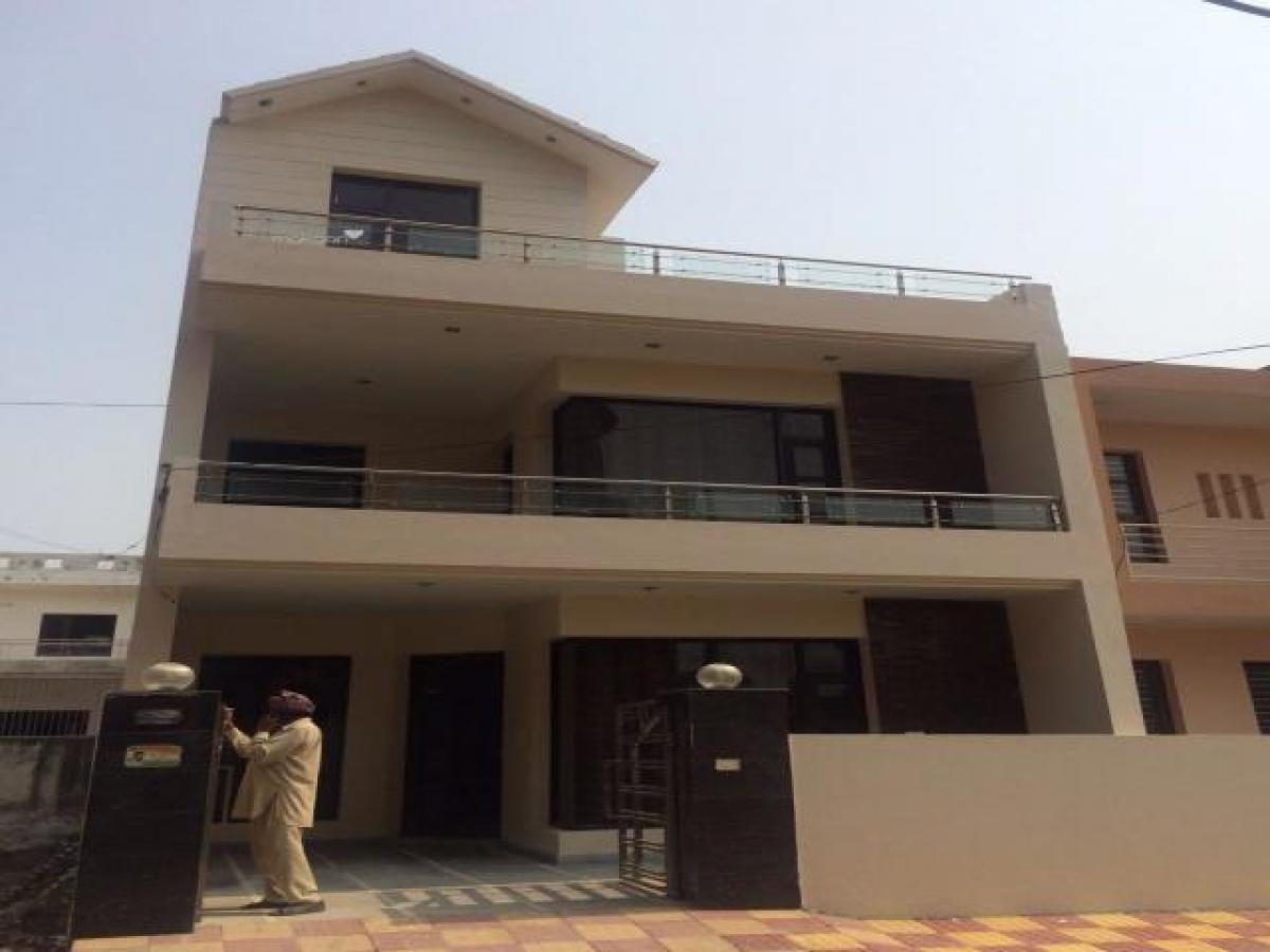4 bedrooms House in Mohali, India No. 15800