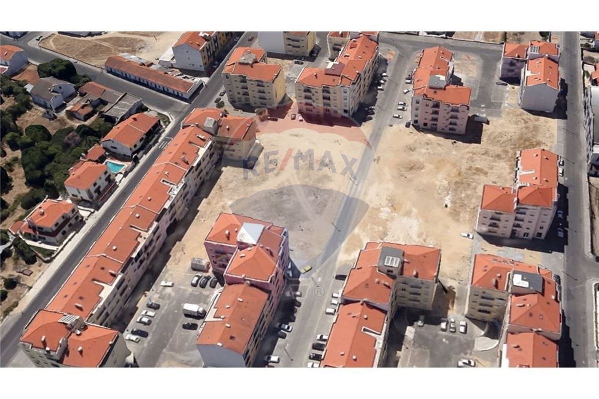 360m² Land in Almeirim, Portugal No. 80055