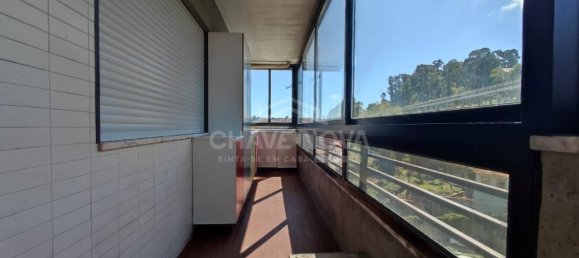 3 bedrooms Apartment in Porto, Portugal No. 37922 22