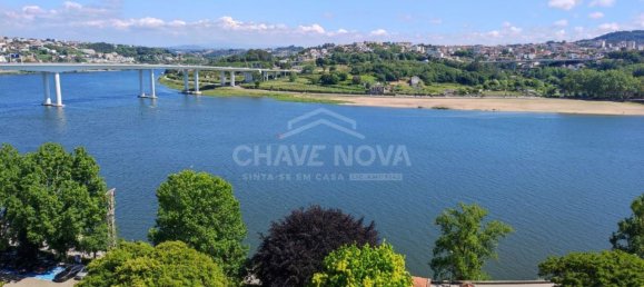 3 bedrooms Apartment in Porto, Portugal No. 37922 24