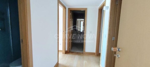 3 bedrooms Apartment in Porto, Portugal No. 37922 18