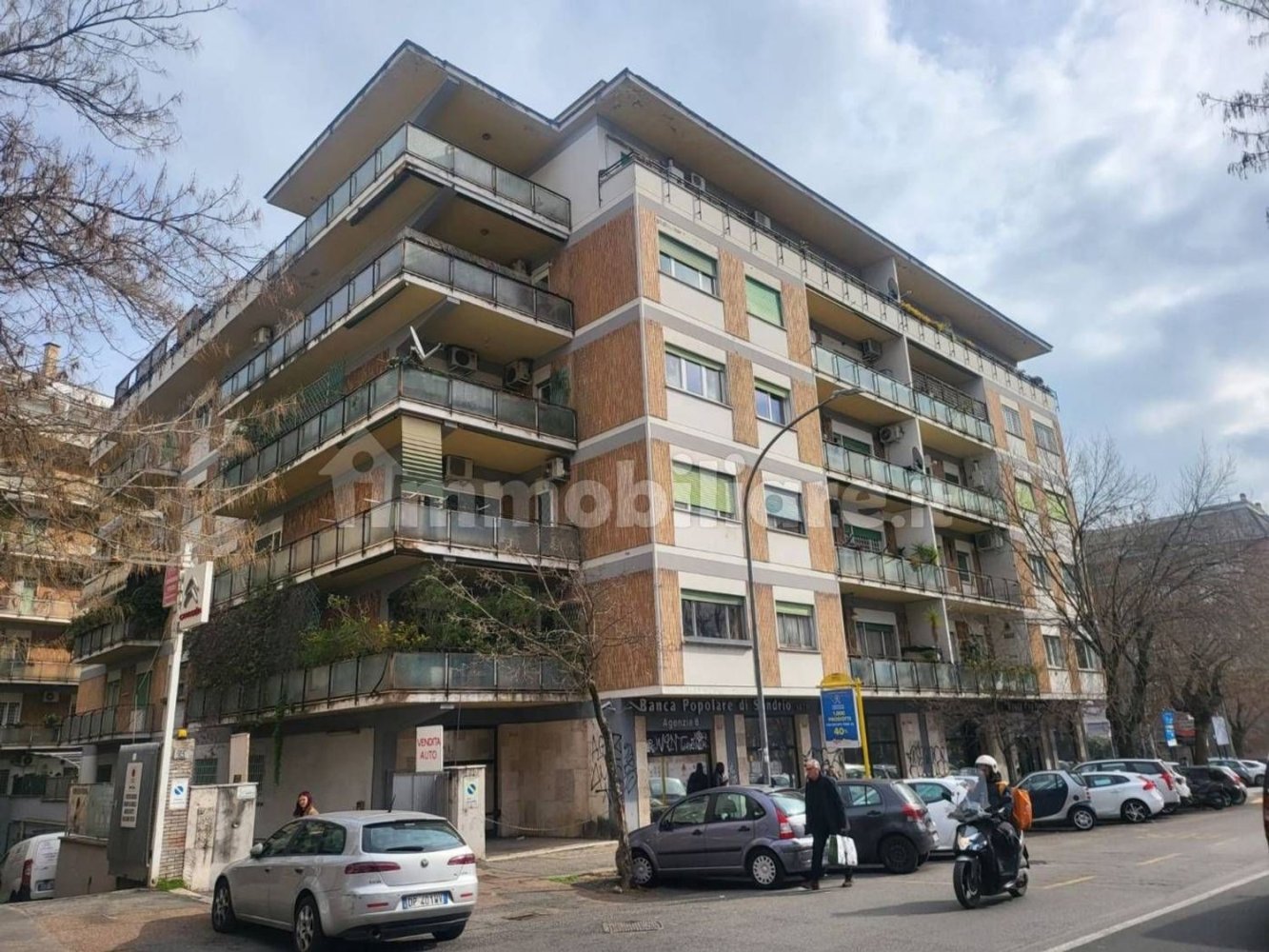 Квартира с 4 комнатами в Рим, Италия № 221166