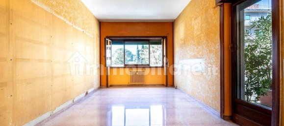 Квартира с 4 комнатами в Рим, Италия № 221166 36