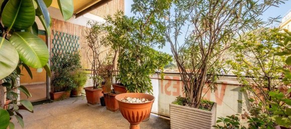 Квартира с 4 комнатами в Рим, Италия № 221166 44