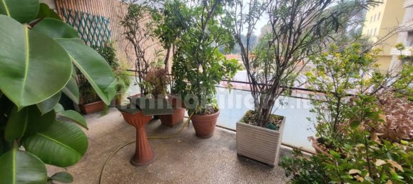 Квартира с 4 комнатами в Рим, Италия № 221166 5