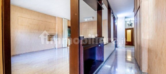 Квартира с 4 комнатами в Рим, Италия № 221166 60
