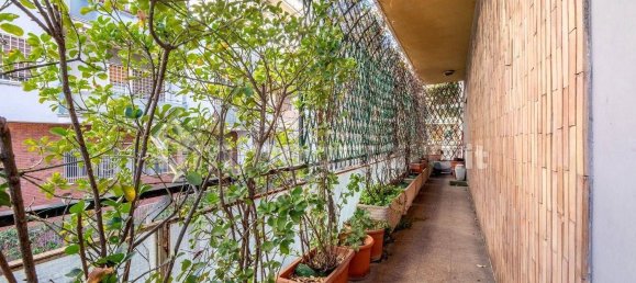 Квартира с 4 комнатами в Рим, Италия № 221166 51