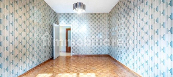 Квартира с 4 комнатами в Рим, Италия № 221166 10