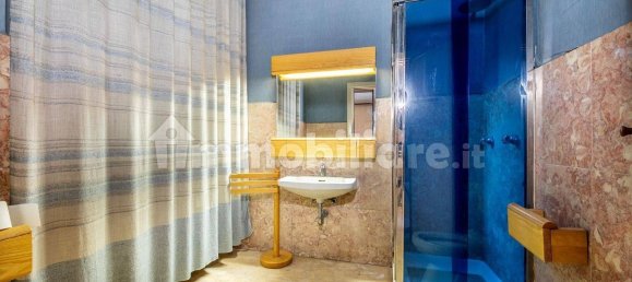 Квартира с 4 комнатами в Рим, Италия № 221166 42