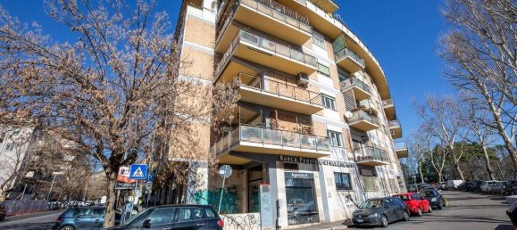 Квартира с 4 комнатами в Рим, Италия № 221166 7