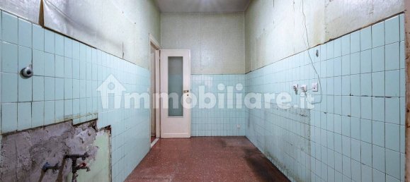 Квартира с 4 комнатами в Рим, Италия № 221166 23