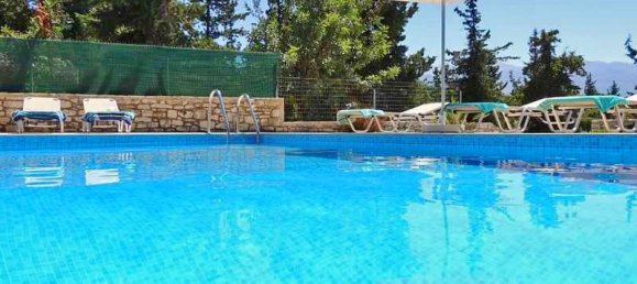 Propiedad comercial de 5 dormitorios en Chania, Greece No. 251 2