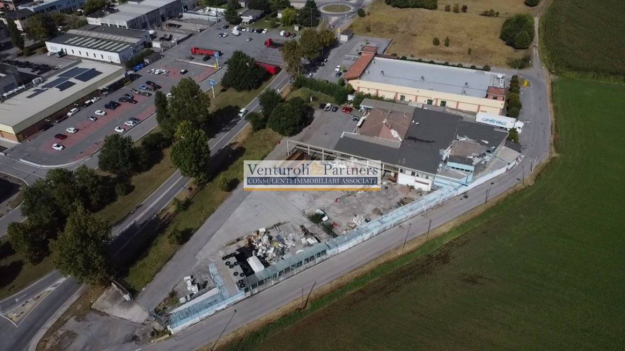 Entrepôt à Lonato del Garda, Italy 1400m² No. 279920