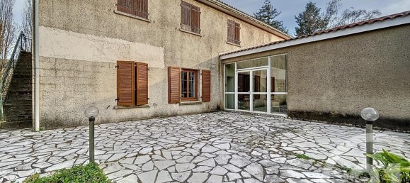 904m² Hotel in Chasnais, France No. 103133 17