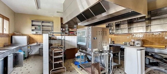 904m² Hotel in Chasnais, France No. 103133 5