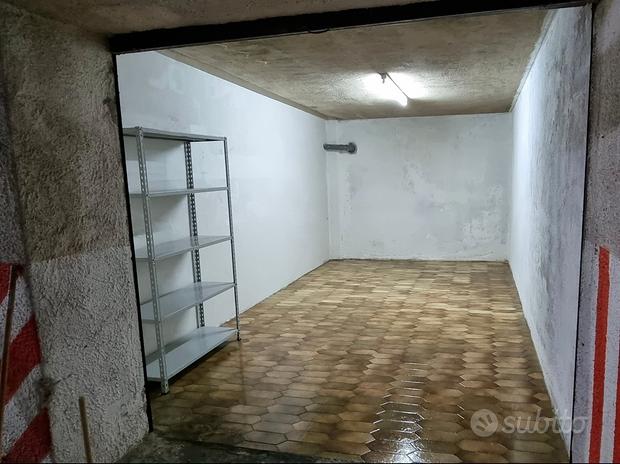 23m² Garage in Avellino, Italy No. 291224