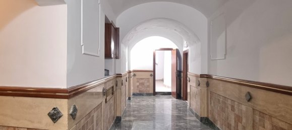 209m² Commercial property in Rome, Italy No. 315491 19