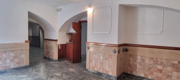 209m² Commercial property in Rome, Italy No. 315491 9