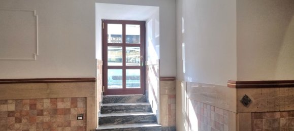 209m² Commercial property in Rome, Italy No. 315491 6