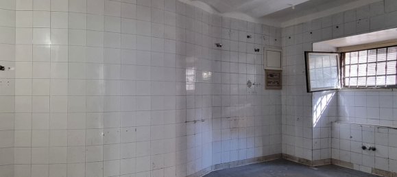 209m² Commercial property in Rome, Italy No. 315491 13