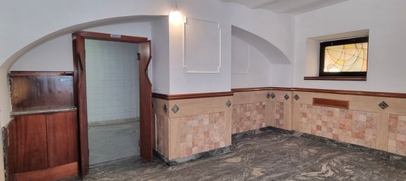 209m² Commercial property in Rome, Italy No. 315491 8