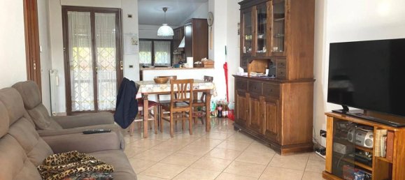 3 bedrooms Villa in Rome, Italy No. 375261 4