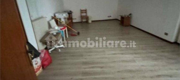 2 bedrooms Apartment in Guanzate, Italy No. 280649 4