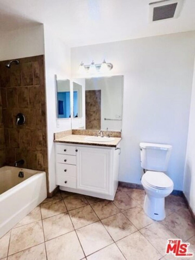 2 bedrooms House in Van Nuys, USA No. 430707