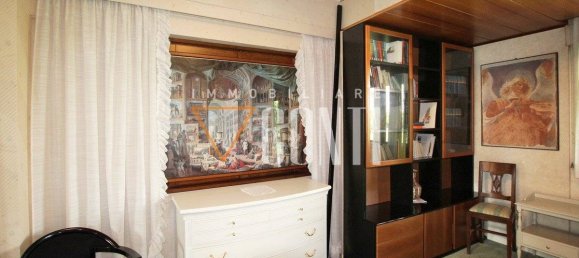 Villa de 3 dormitorios en Porto Ceresio, Italy No. 340660 3