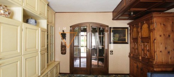 Villa de 3 dormitorios en Porto Ceresio, Italy No. 340660 5