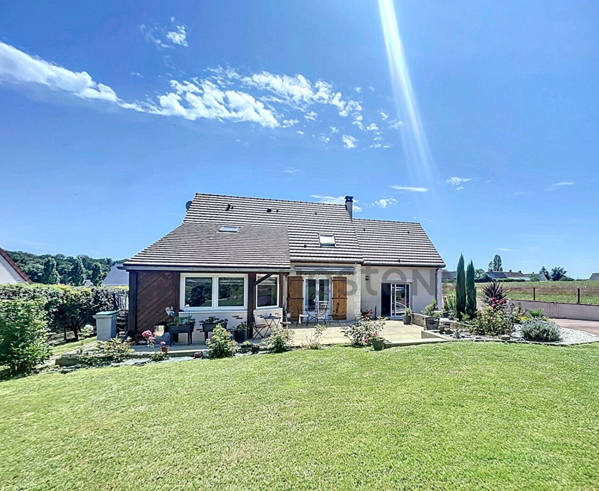 5 bedrooms House in Nouzilly, France No. 266340