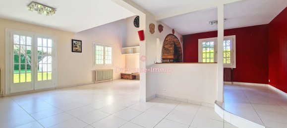 5 bedrooms House in Les Alluets-le-Roi, France No. 165680 7