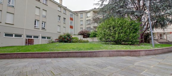 4 bedrooms Apartment in Poissy, France No. 180697 11