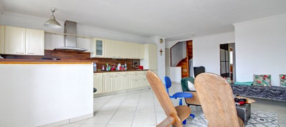 4 bedrooms Apartment in Poissy, France No. 180697 3