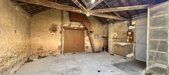 2 bedrooms House in Chateaumeillant, France No. 76828 4