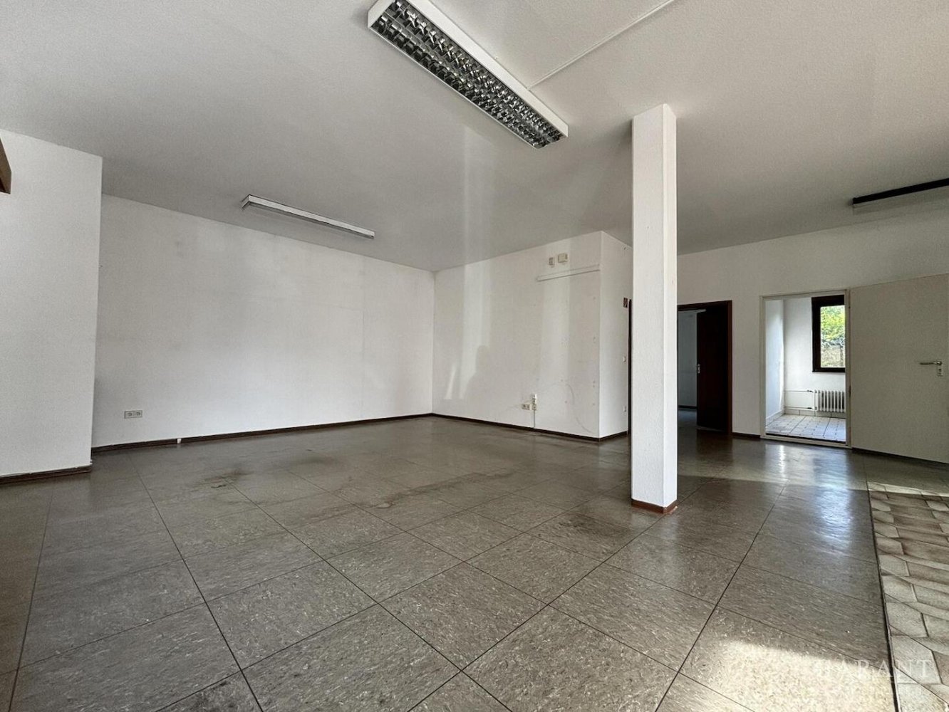  مكتب في Enzkreis, Germany 133متر مربع رقم 2473