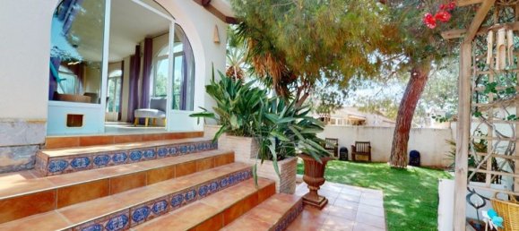 5 bedrooms Villa in Alicante, Spain No. 190477 2