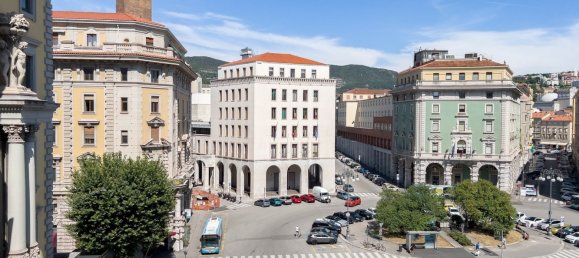 4 bedrooms Apartment in Montevarchi, Italy No. 262157 2