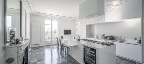 4 bedrooms Apartment in Paris, France No. 169521 2