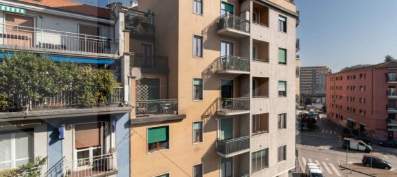 Apartamento de 2 habitaciónes en Milan, Italy No. 241440 5