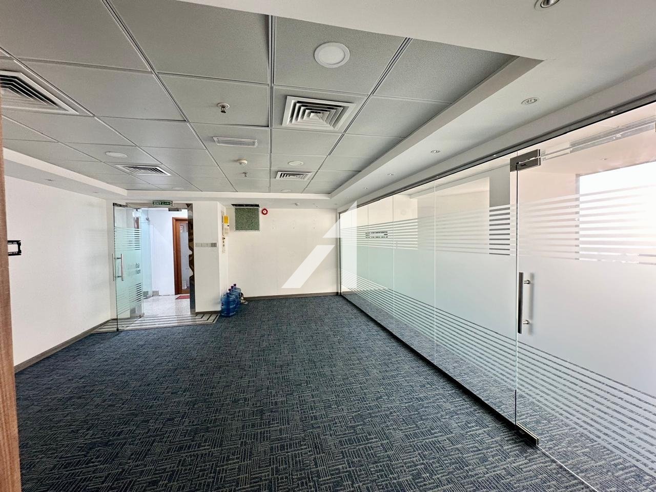 Oficina en Dubai, UAE 179.6 m² No. 107409