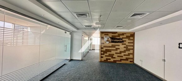 Oficina en Dubai, UAE 179.6 m² No. 107409 8