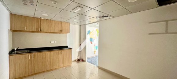 Oficina en Dubai, UAE 179.6 m² No. 107409 10