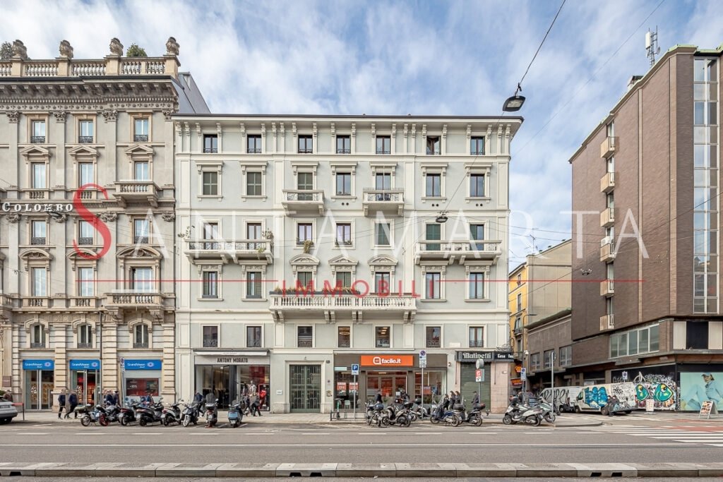 2 bedrooms Apartment in Milan, Italy No. 243635