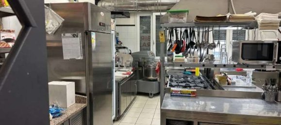 200m² Commercial property in Maranello, Italy No. 319400 9