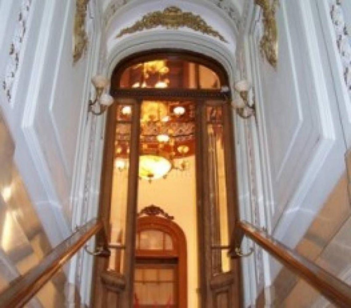 471m² Building in Buenos Aires, Argentina No. 108369